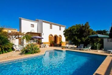 Casa Seniola Aguila Rent a Villa