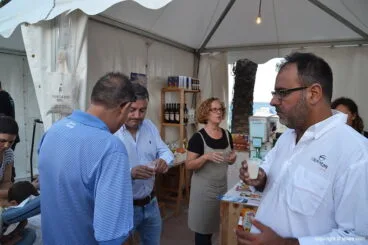 Chulvi y Camprubí degustando productos ecológicos