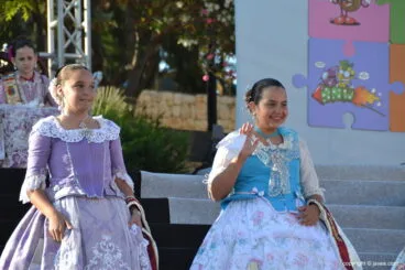 Dos festeras comisión juvenil 2016