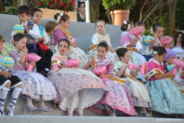 Grupo de festeros de la comisión infantil