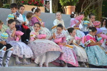 Grupo de festeros de la comisión infantil