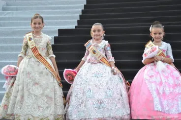 Itziar Bertomeu junto a Mar Clemente y Ainara  Sapena