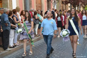 Las abanderadas mora y cristianas en la ofrenda