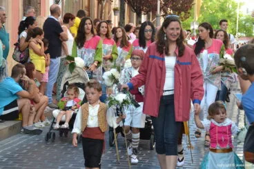 Lo peques con la penya de su madre