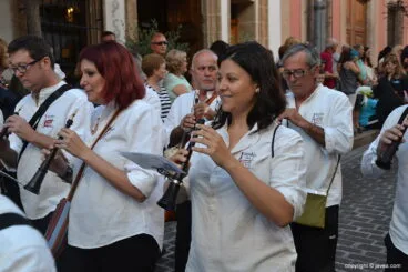 Músicos de la Colla Xirimitaba’s en la ofrenda