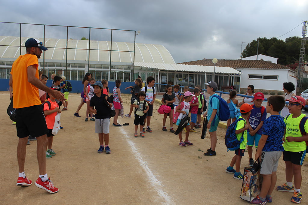 Alumnos en la Escuela Deportiva de verano de Benitatxell