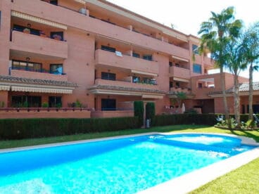 Piscina comunitaria, Casanova-Villas