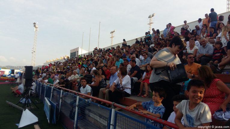 Publiek dat de Xàbia-sportdag bijwoont