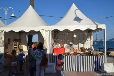 Puesto de piedras artesanales