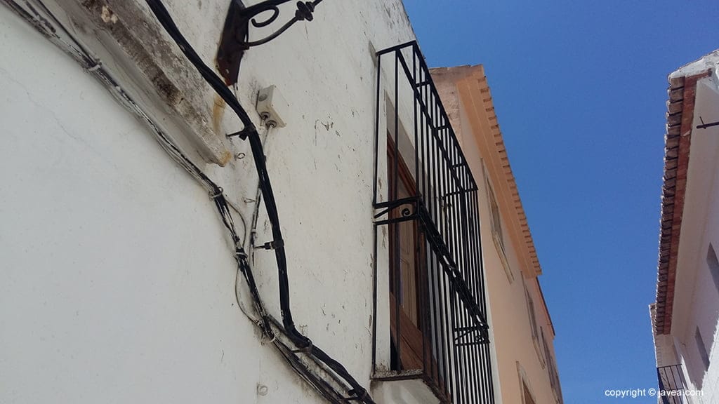 Reja desde donde cayó la mujer