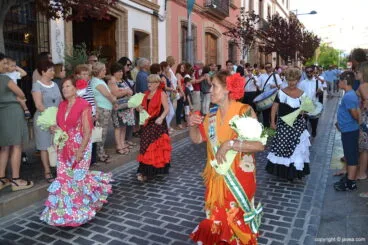 Representantes de la Casa de Andalucía en la ofrenda