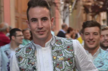 Rubén Ortolá en la ofrenda de flores