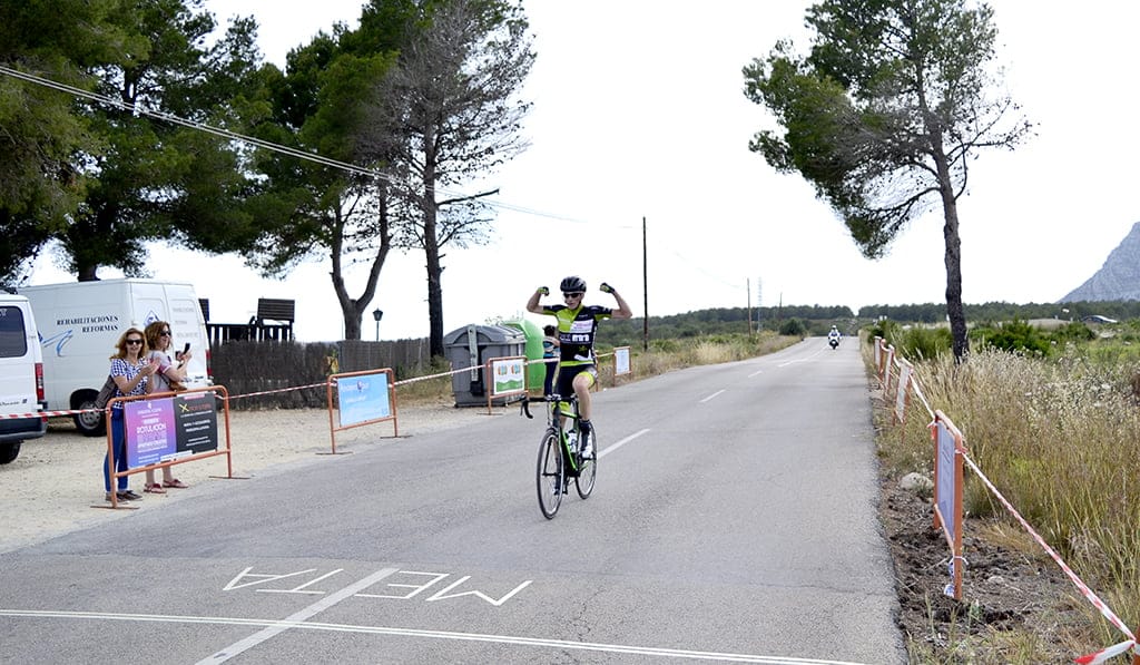 Sergio Ginés entrando en meta
