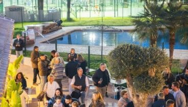 Terraza cocina mediterránea y ambiente social en Jávea