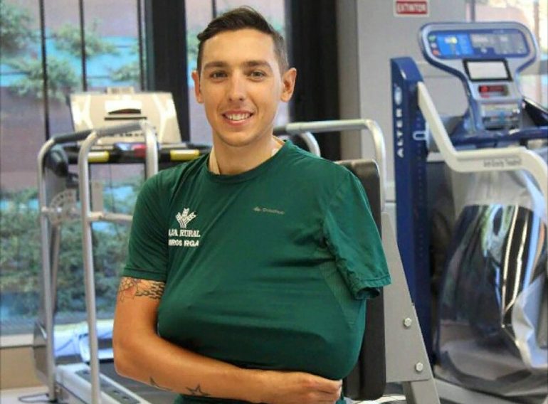Toni Molina sonriente tras su operación