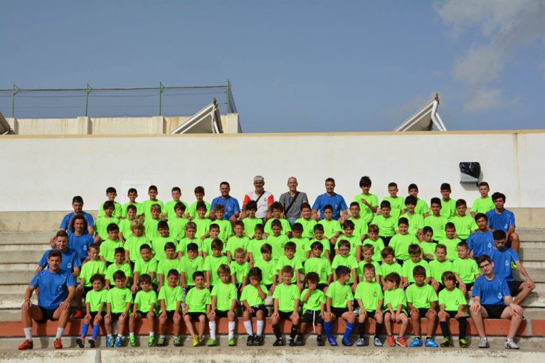 Alumnos del XIII Campus de Fútbol Base de Penya La Marina