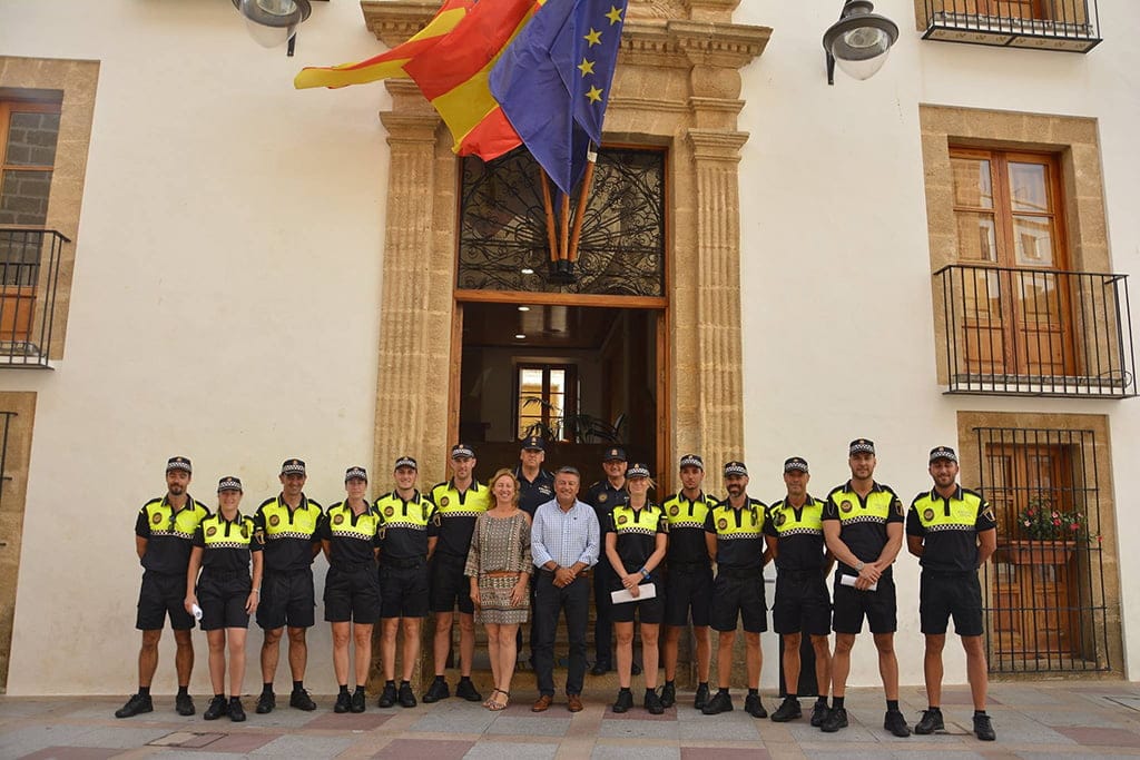 Chulvi junto a Gisbert y los nuevos agentes