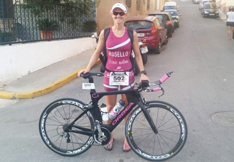 Cristina Roselló con su bicicleta