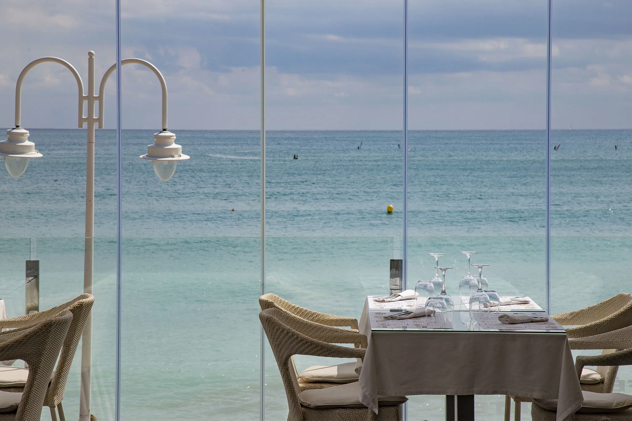 Cristalera con vistas al mar en Restaurante Noray