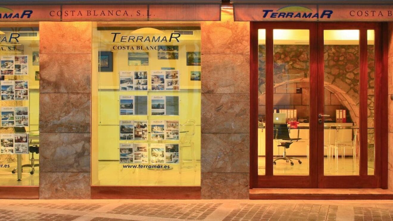 Equipo inmobiliario con más de 25 años de trayectoria en la Costa Blanca