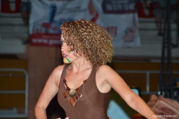 Fuerza en una de las bailarinas