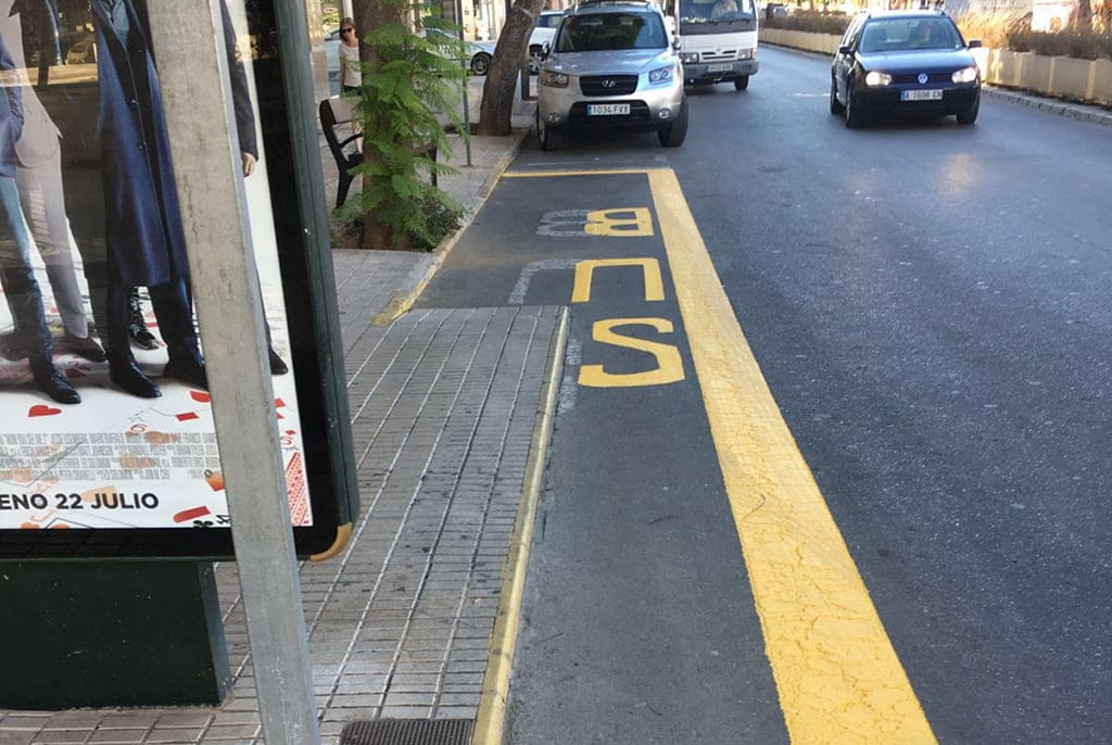 Pintura de una parada del bus en Xàbia