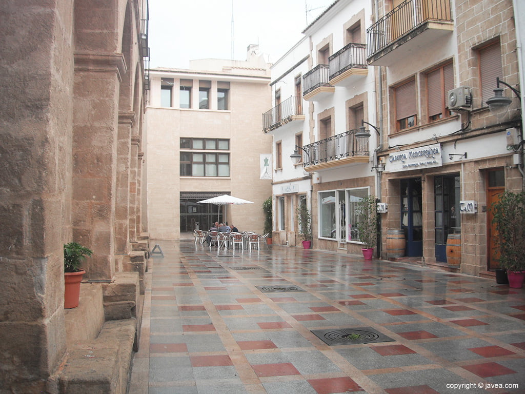 Plaza de Baix totalmente desierta