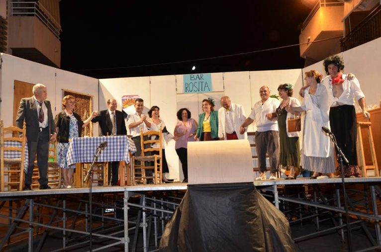 Grupo teatral en Festes del Loreto