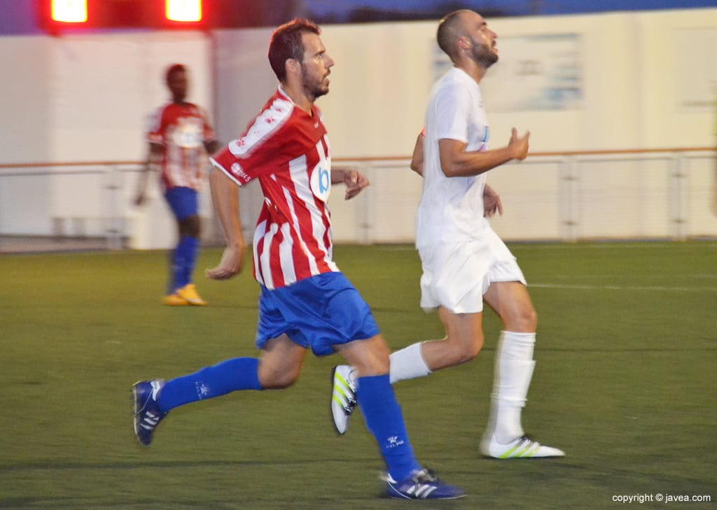 David Cardona en el partido ante el Benidorm CF