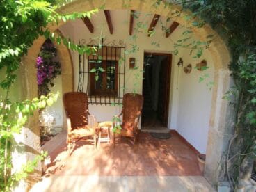 Entrada de la casa Atina Inmobiliaria