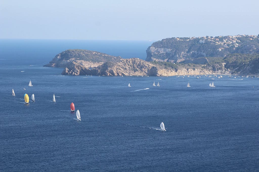 La flota disputando una regata