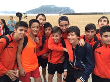 Los jóvenes jugadores xabieros en Laredo