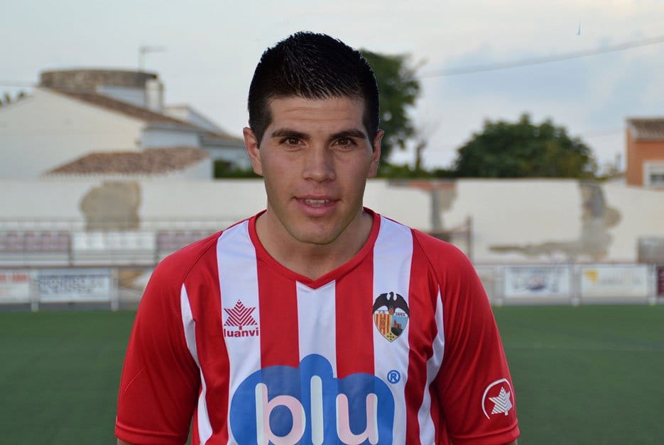Miguel Meretta con la camiseta del CD Jávea