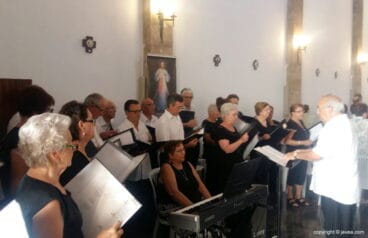 Orfeón de Xabia durante la misa