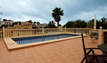 Piscina de la casa de la Granadella Marinabay Homes