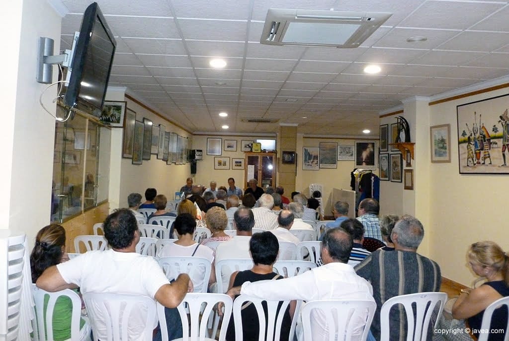 Público asistente a la presentación del libro