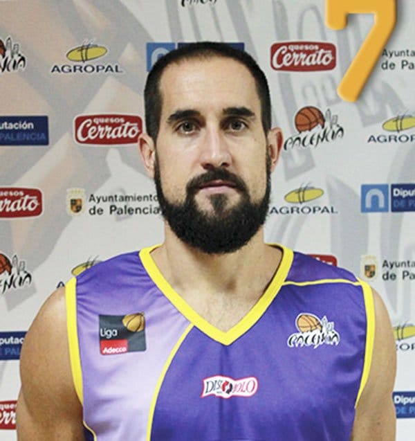Romà Bas con la camiseta del Palencia