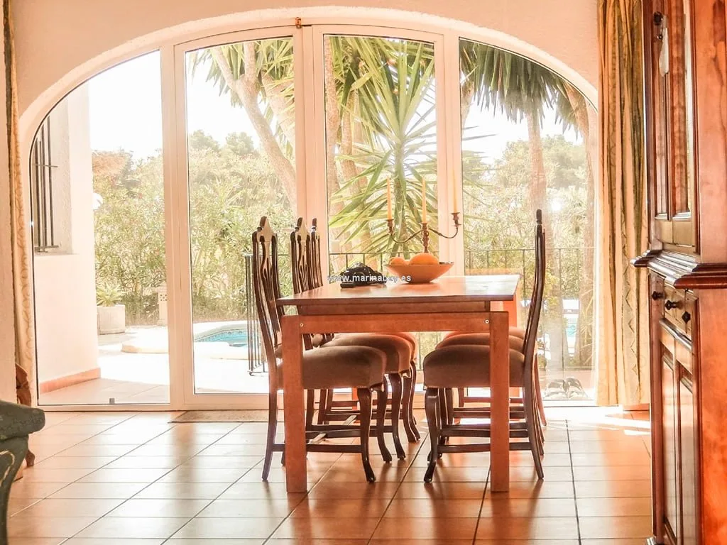 Comedor con vistas MarinaBay Homes