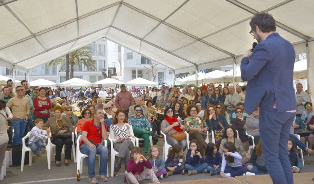 Actuación en la festa del vi i la fava
