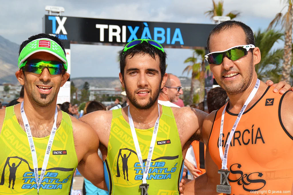 Fuster junto a García y Muñoz el trío triunfador del triatlón Olímpico