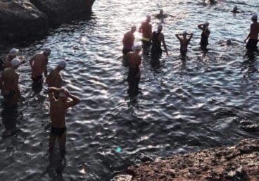 Primeros nadadores en el agua