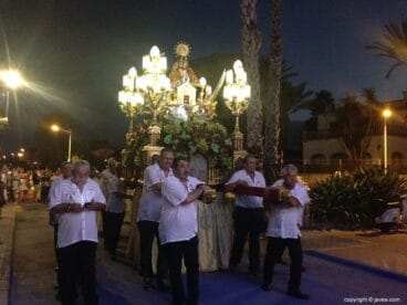El paso de la Virgen