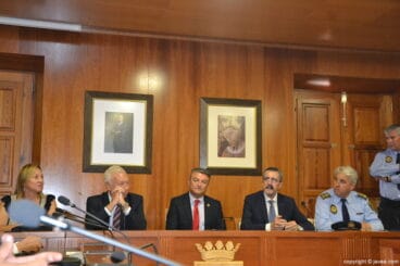 Las autoridades presidieron el acto institucional