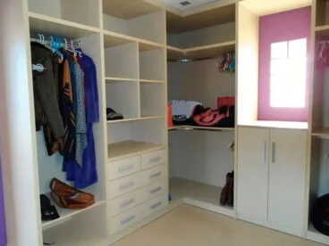 Gran armario de la casa Casa Nova Villas Inmobiliria