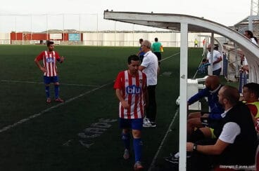Jaime Agulló caminando al banquillo