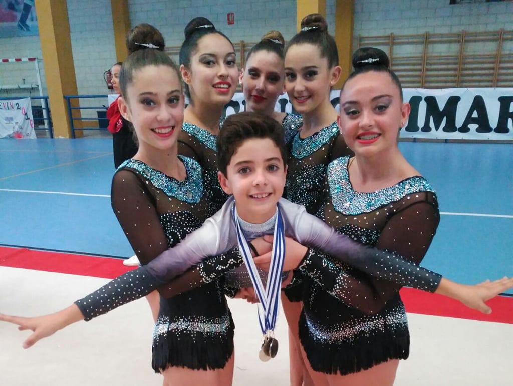Jaime Valverde en manos de sus compañeras
