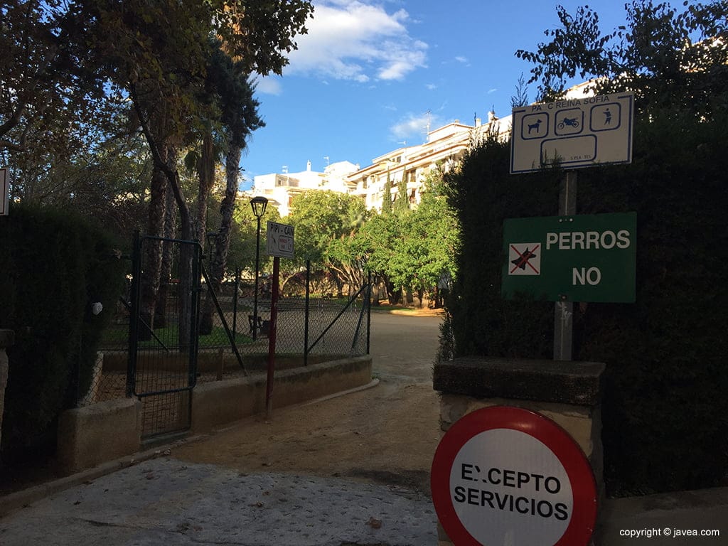 Pipi-can parque Reina Sofía