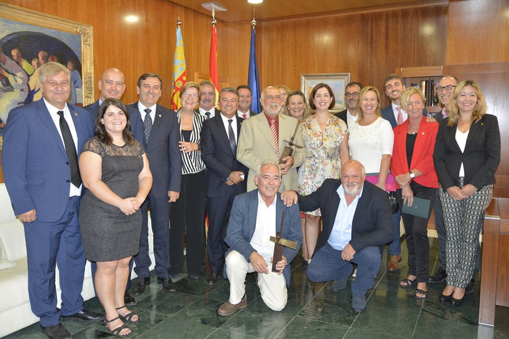 Los premiados con la corporación municipal