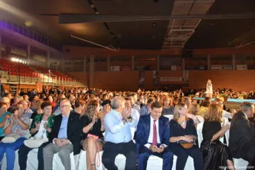 Cientos de personas acudieron al acto de elección