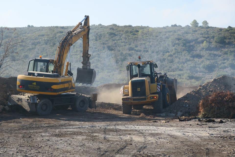 Máquinas trabajando en Ramblars